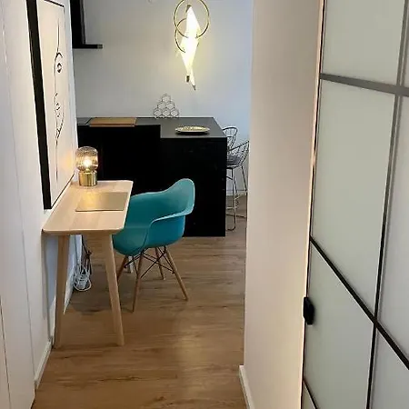 Modern In Popular Kwartier Latang Kolín nad Rýnem